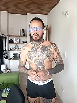 Snapshot of Nicky_smith__ chatting on December 12, 8:32 pm Nicky smith online show from December 12, 8:32 pm