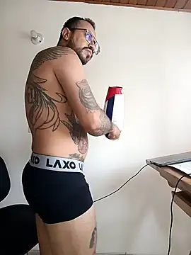 Snapshot of Nicky_smith__ chatting on December 14, 4:52 pm Nicky smith online show from December 14, 4:52 pm