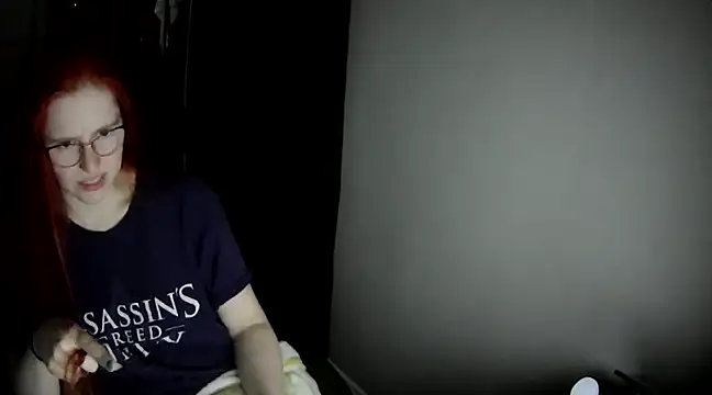 Snapshot of LilyFoxxx chatting on December 8, 5:29 am LilyFoxxx online show from December 8, 5:29 am