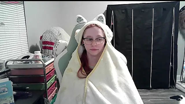 Snapshot of LilyFoxxx chatting on January 11, 4:27 am LilyFoxxx online show from January 11, 4:27 am