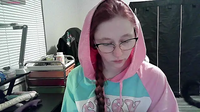 Snapshot of LilyFoxxx chatting on January 25, 4:23 am LilyFoxxx online show from January 25, 4:23 am