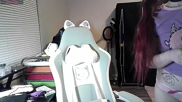 Snapshot of LilyFoxxx chatting on January 26, 4:20 am LilyFoxxx online show from January 26, 4:20 am