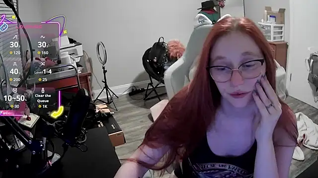 Snapshot of LilyFoxxx chatting on September 13, 3:17 am LilyFoxxx online show from September 13, 3:17 am