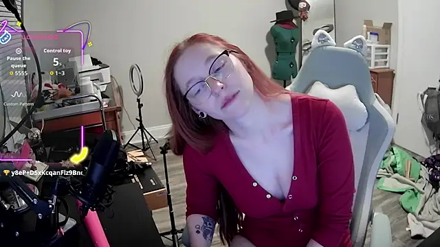 Snapshot of LilyFoxxx chatting on September 15, 3:28 am LilyFoxxx online show from September 15, 3:28 am