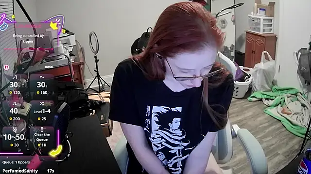 Snapshot of LilyFoxxx chatting on September 17, 3:30 am LilyFoxxx online show from September 17, 3:30 am