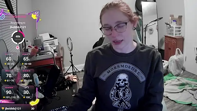 Snapshot of LilyFoxxx chatting on September 27, 3:55 am LilyFoxxx online show from September 27, 3:55 am