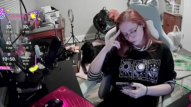 Snapshot of LilyFoxxx chatting on September 28, 6:30 am LilyFoxxx online show from September 28, 6:30 am