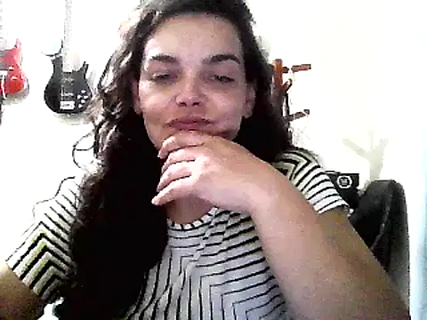 Snapshot of escritorasafada chatting on March 12, 9:45 pm escritorasafada online show from March 12, 9:45 pm