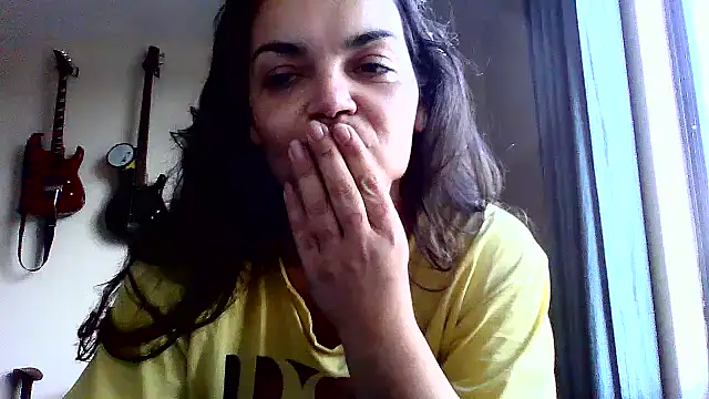 Snapshot of escritorasafada chatting on March 19, 7:49 pm escritorasafada online show from March 19, 7:49 pm