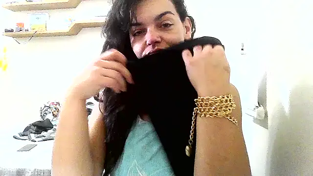 Snapshot of escritorasafada chatting on March 20, 12:10 pm escritorasafada online show from March 20, 12:10 pm