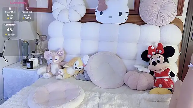 Unique-yiyi online show from December 26, 8:00 pm