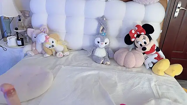 Unique-yiyi online show from January 8, 6:31 pm