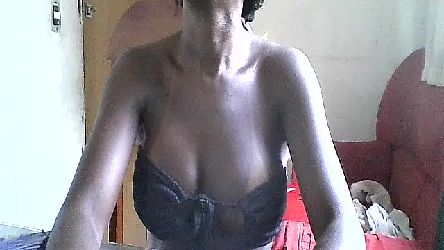 Snapshot of maisinha3193 chatting on April 14, 6:25 pm maisinha3193 online show from April 14, 6:25 pm