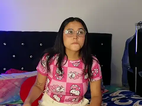 Sweet xuee18 online show from March 22, 5:00 am