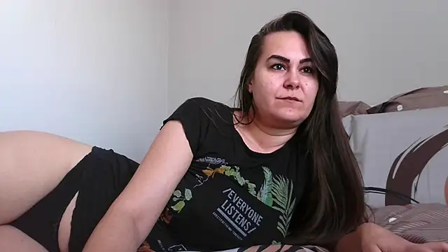 Snapshot of Antonia_1313 chatting on January 26, 7:42 am Antonia 1313 online show from January 26, 7:42 am