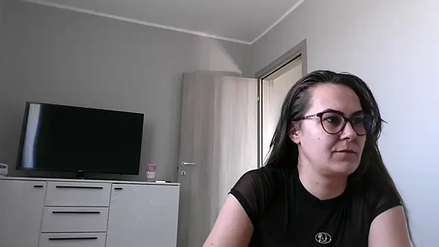 Snapshot of Antonia_1313 chatting on March 5, 10:44 am Antonia 1313 online show from March 5, 10:44 am