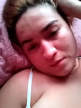 Snapshot of alexax0 chatting on February 2, 1:30 pm alexax0 online show from February 2, 1:30 pm