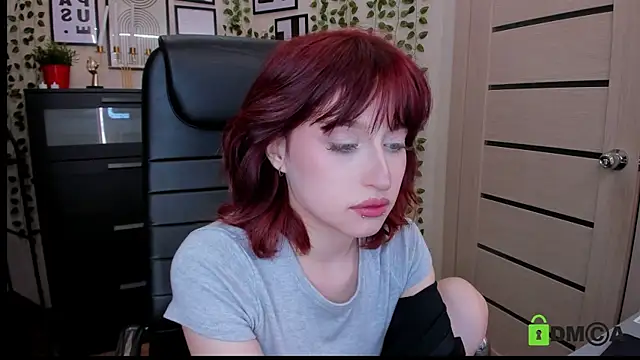 Snapshot of ElizaNik_ chatting on August 4, 10:45 pm ElizaNik online show from August 4, 10:45 pm