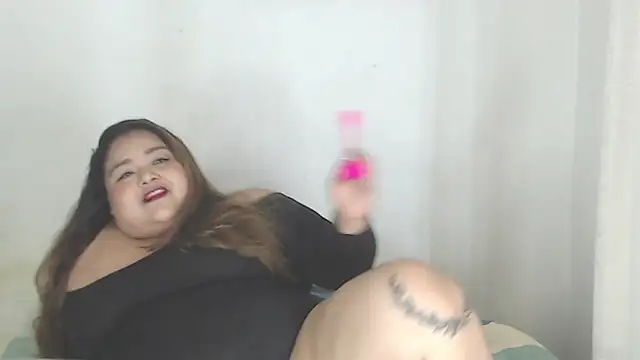 Snapshot of lovemyfatpussy chatting on November 29, 5:43 am lovemyfatpussy online show from November 29, 5:43 am