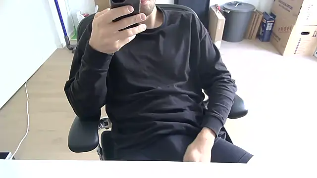 taallguyy 196 online show from June 14, 10:39 am