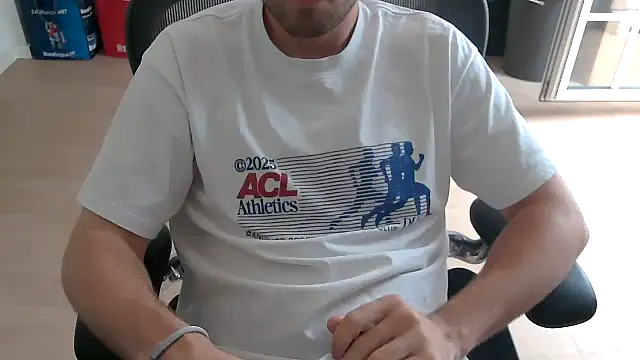 taallguyy 196 online show from July 8, 2:43 pm