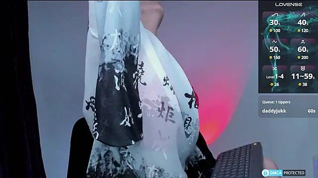 lnxmst online show from December 3, 4:03 am