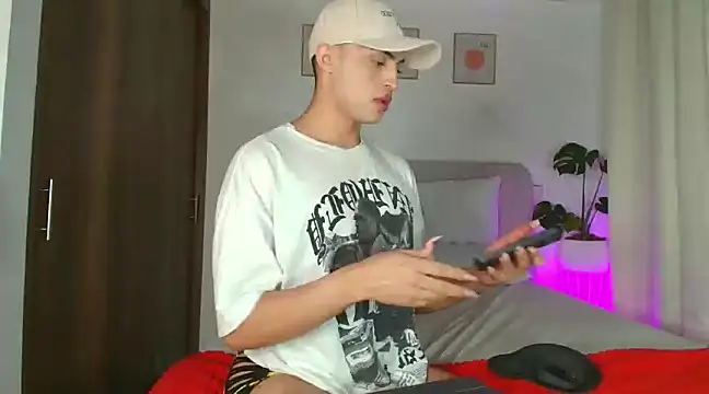 KarolPorttela online show from December 20, 8:45 pm