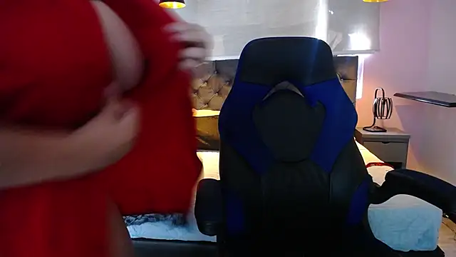 frreeya online show from December 17, 7:59 pm