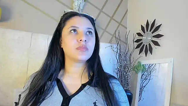 frreeya online show from February 14, 12:57 pm