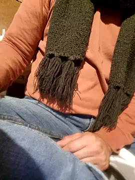 Snapshot of abdierkader chatting on November 23, 4:56 am abdierkader online show from November 23, 4:56 am