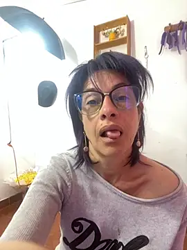 Snapshot of Goddess-Love- chatting on November 3, 9:10 am Goddess-Love- online show from November 3, 9:10 am