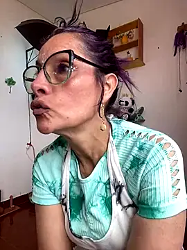 Snapshot of Goddess-Love- chatting on November 22, 6:18 pm Goddess-Love- online show from November 22, 6:18 pm