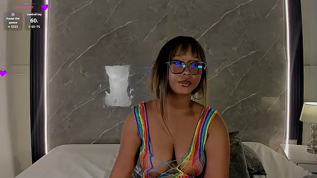 Snapshot of RachellEbony chatting on May 13, 1:19 pm RachellEbony online show from May 13, 1:19 pm