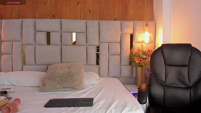 Snapshot of Saori_newman chatting on January 24, 11:59 am Saori newman online show from January 24, 11:59 am