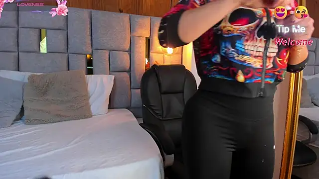 Snapshot of Saori_newman chatting on February 10, 11:57 am Saori newman online show from February 10, 11:57 am