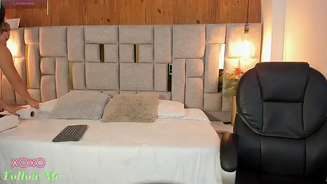 Snapshot of Saori_newman chatting on March 12, 11:42 am Saori newman online show from March 12, 11:42 am