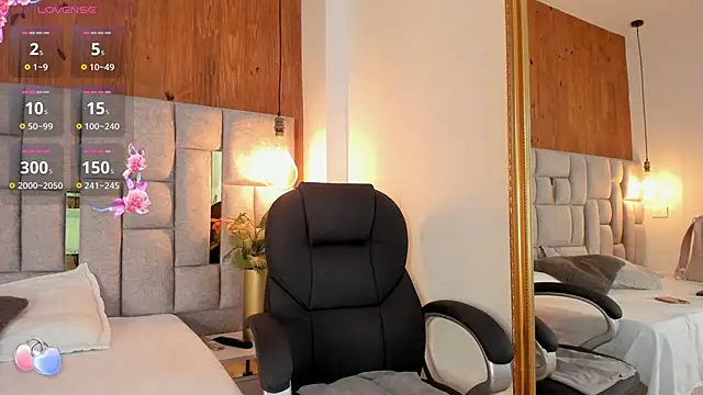 Snapshot of Saori_newman chatting on September 19, 11:44 am Saori newman online show from September 19, 11:44 am