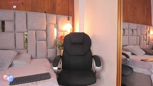 Snapshot of Saori_newman chatting on October 17, 12:08 pm Saori newman online show from October 17, 12:08 pm