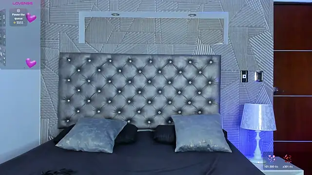 Snapshot of Valery_Diamond chatting on May 16, 12:29 am Valery Diamond online show from May 16, 12:29 am