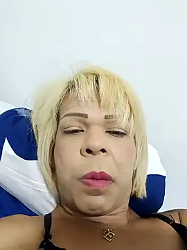 Snapshot of blondebitchlitle chatting on January 28, 12:26 am blondebitchlitle online show from January 28, 12:26 am