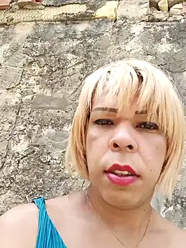 Snapshot of blondebitchlitle chatting on February 5, 4:47 pm blondebitchlitle online show from February 5, 4:47 pm