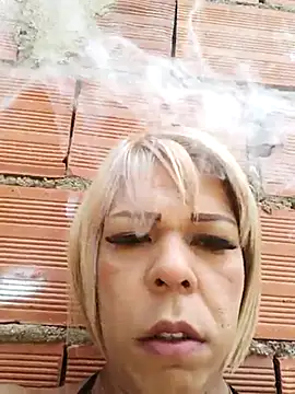 Snapshot of blondebitchlitle chatting on February 21, 2:59 pm blondebitchlitle online show from February 21, 2:59 pm