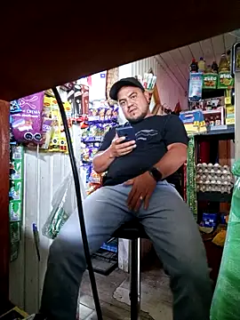 Snapshot of TheBriiaand30 chatting on January 6, 4:43 pm TheBriiaand30 online show from January 6, 4:43 pm