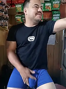 Snapshot of TheBriiaand30 chatting on March 13, 2:01 pm TheBriiaand30 online show from March 13, 2:01 pm