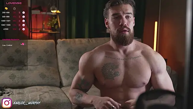 Snapshot of Karlos_Ripped_ chatting on December 16, 9:46 am Karlos Ripped online show from December 16, 9:46 am