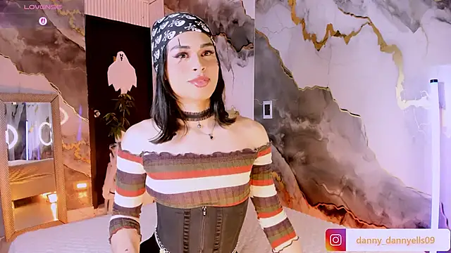 Snapshot of sweet_dannyfem chatting on October 30, 5:42 am sweet dannyfem online show from October 30, 5:42 am