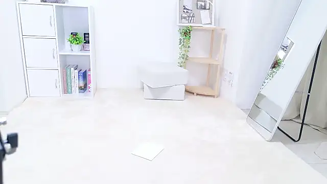 aki zzz online show from November 9, 6:55 am