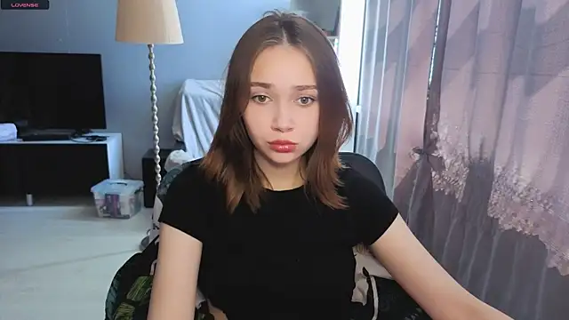 Snapshot of SweetLinaa chatting on June 6, 7:57 am SweetLinaa online show from June 6, 7:57 am