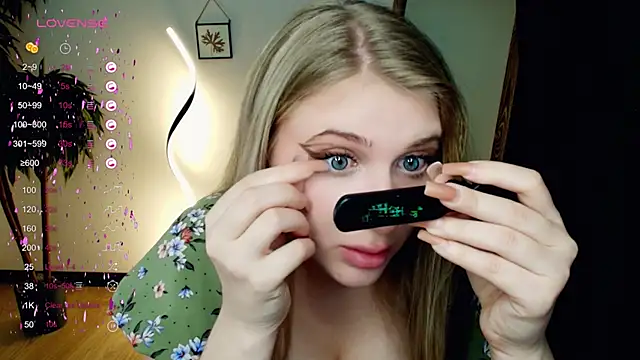 Evacadooo online show from January 25, 2:26 am