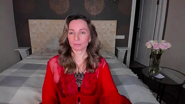 Snapshot of AllisonWilliams chatting on December 7, 5:20 pm AllisonWilliams online show from December 7, 5:20 pm